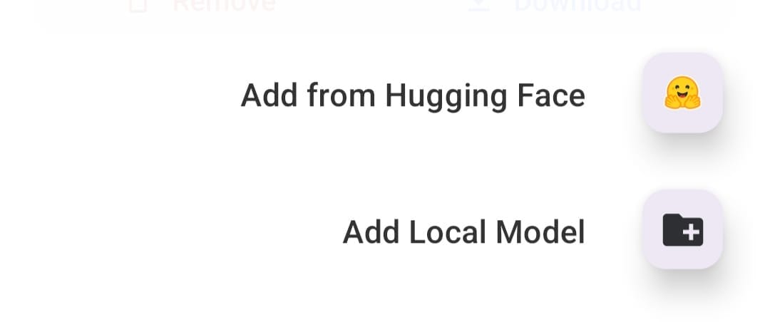 خيارات تحميل نماذج الذكاء الاصطناعي في PocketPal، سواء بالتنزيل من HuggingFace أو من خلال رفع ملفات النموذج المخزنة على الهاتف