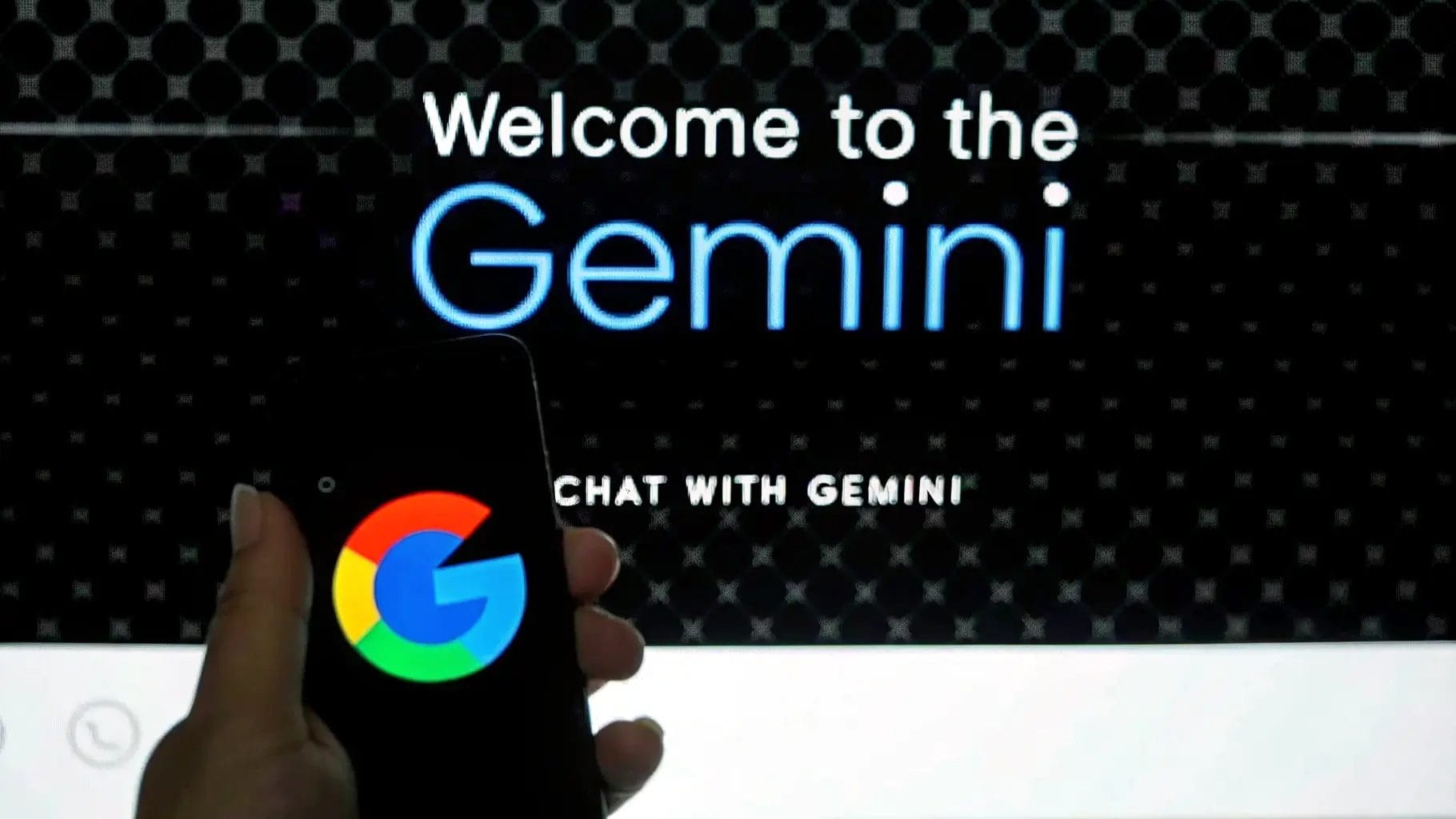 هل يستطيع Gemini التفوق على ChatGPT في سباق الذكاء الاصطناعي؟